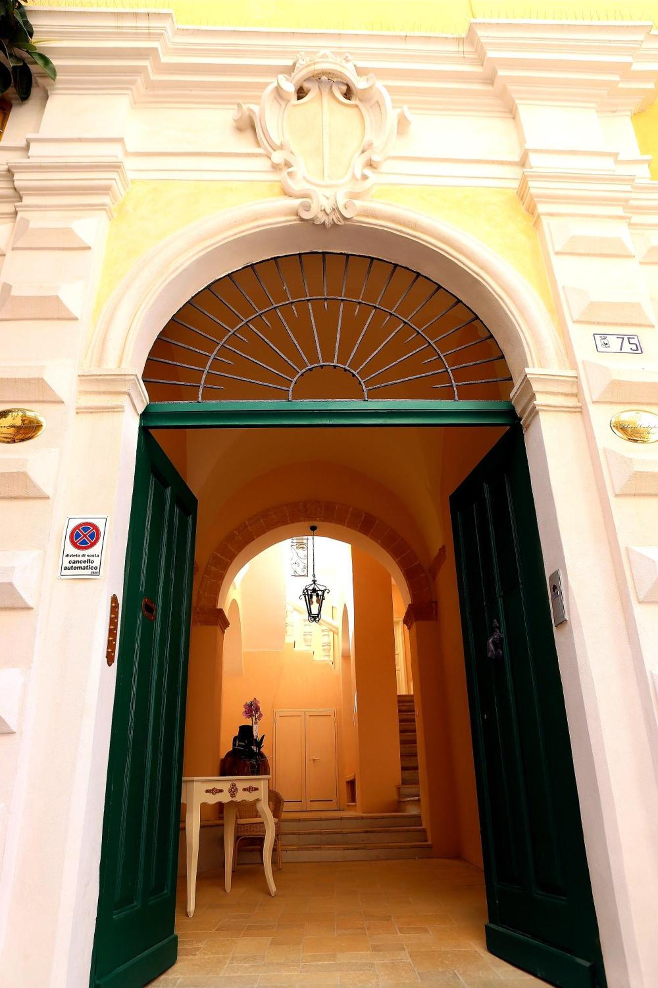 加利波利Palazzo Castiglione住宿加早餐旅馆 外观 照片